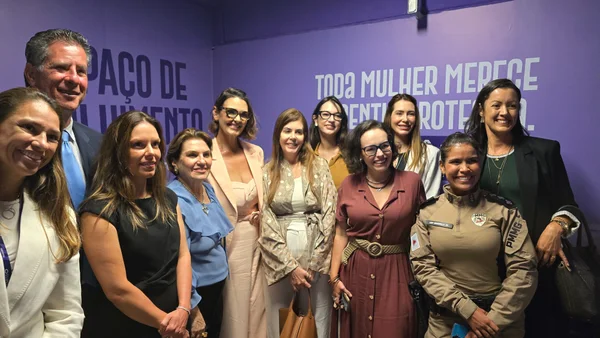 Governo de Minas recebe ministra das Mulheres para discutir proteção ao público feminino na Copa de 2027