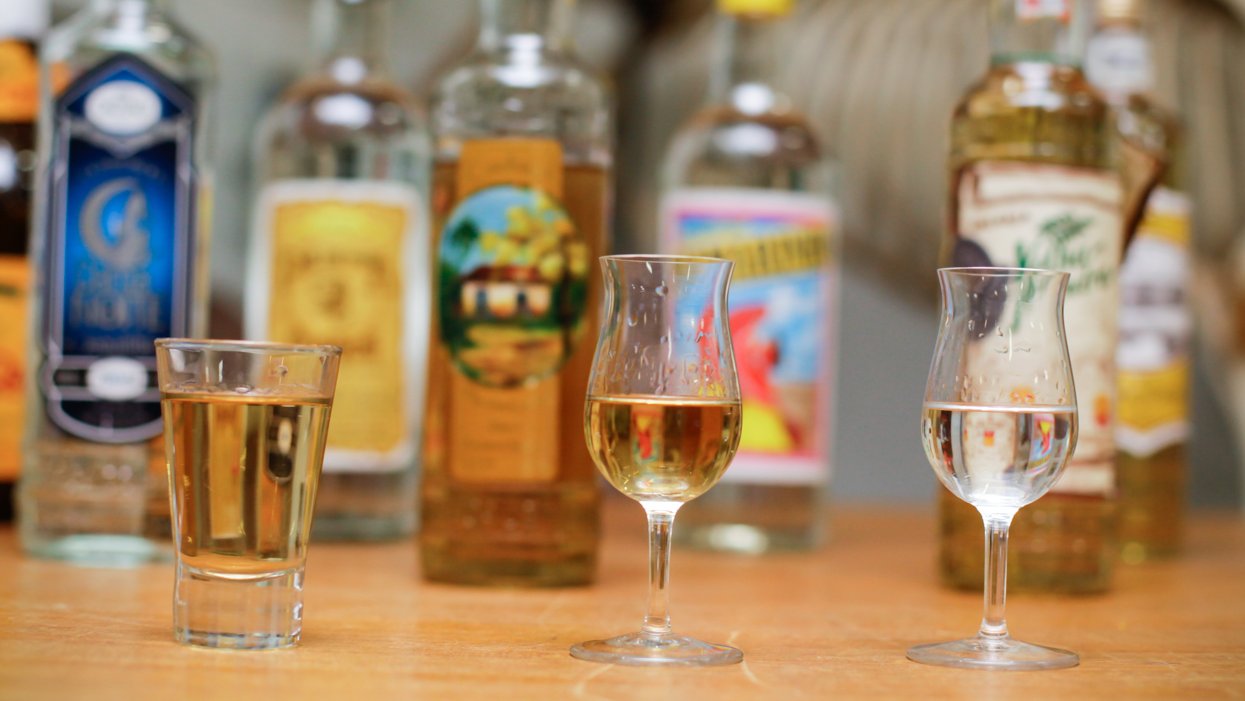 https://www.agenciaminas.mg.gov.br/api/files/news_cf53c28be7263c7c4f35718d28807bbf-cachaaa-bebida-garrafa-aguardente-cana-alcool-alcoalica-taaa-beber-iguaria-cred-ima-divulgaaao-436262.png