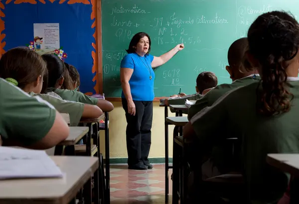 Material divulgado pelo Governo de Minas traz detalhes sobre benefícios aos professores