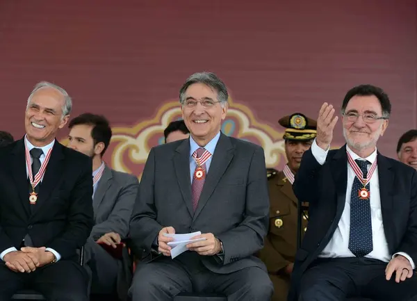 Governador Fernando Pimentel e ministro Patrus Ananias, durante a solenidade