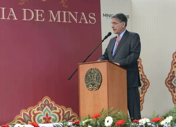 Governador Fernando Pimentel e ministro Patrus Ananias, durante a solenidade