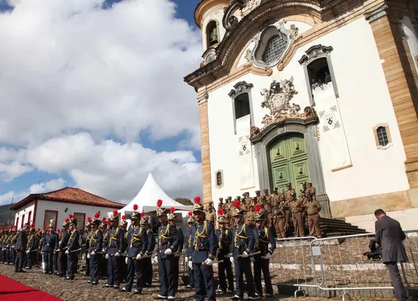 Governador Fernando Pimentel participa da solenidade de entrega da medalha do Dia de Minas