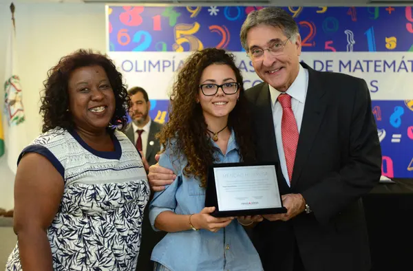 Fernando Pimentel premiou estudantes e professores medalhistas na Olimpíada Brasileira de Matemática (Obmep)