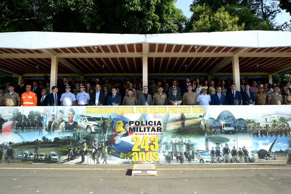 Romeu Zema participa da troca de comando-geral da Polícia Militar de Minas Gerais
