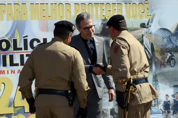 Romeu Zema participa da troca de comando-geral da Polícia Militar de Minas Gerais