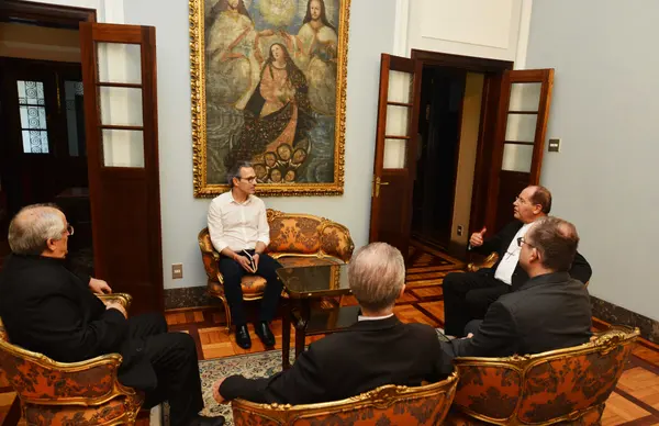 Romeu Zema participa de encontro com arcebispos e defende ampliação do turismo religioso no Estado