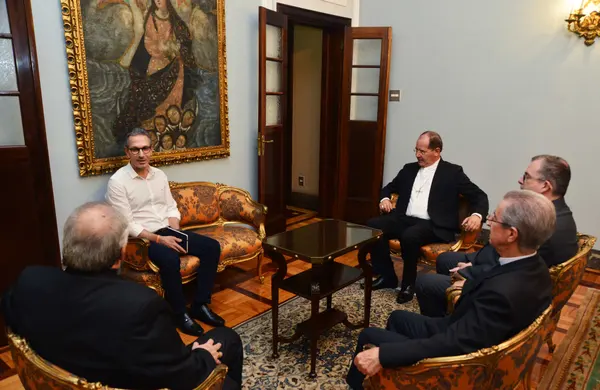 Romeu Zema participa de encontro com arcebispos e defende ampliação do turismo religioso no Estado
