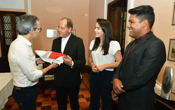 Romeu Zema participa de encontro com arcebispos e defende ampliação do turismo religioso no Estado