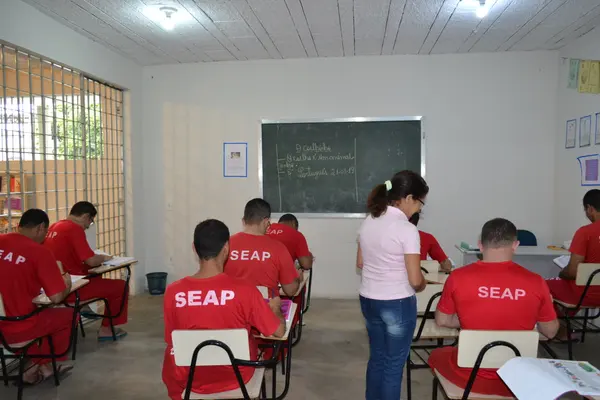 Presídio de Bocaiuva inaugura escola construída por presos