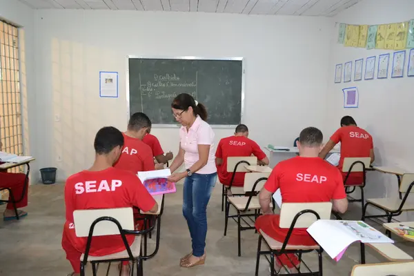 Presídio de Bocaiuva inaugura escola construída por presos