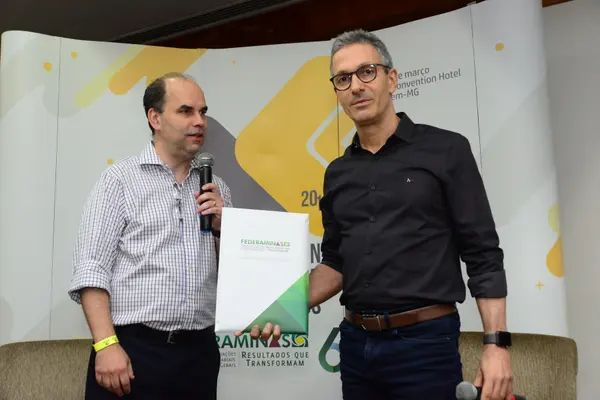 Romeu Zema defende legislação tributária simplificada para valorizar empresas e impulsionar a economia de Minas