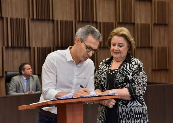 Governo de Minas e municípios firmam acordo de R$ 7 bilhões