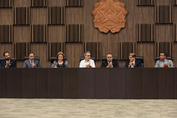 Governo de Minas e municípios firmam acordo de R$ 7 bilhões