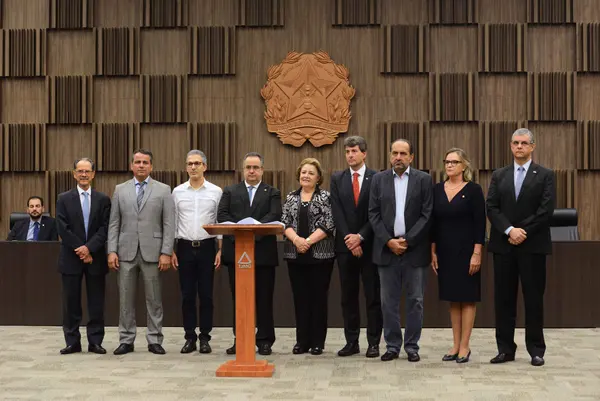 Governo de Minas e municípios firmam acordo de R$ 7 bilhões