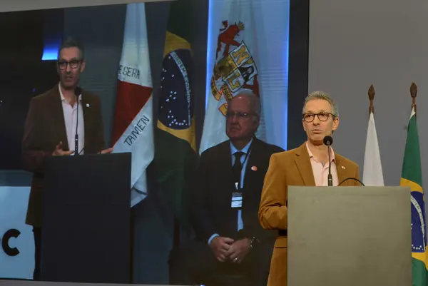 Governador participa de seminário internacional sobre barragens de rejeitos e debate o futuro da mineração em Minas