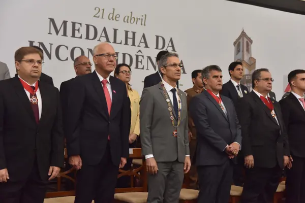 Romeu Zema entrega Medalha da Inconfidência e defende pacto entre os Poderes em prol de Minas Gerais