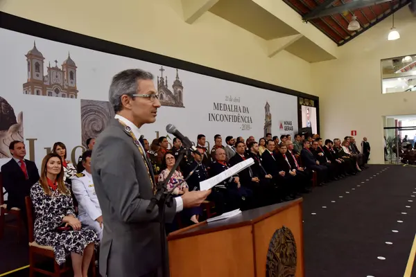 Romeu Zema entrega Medalha da Inconfidência e defende pacto entre os Poderes em prol de Minas Gerais