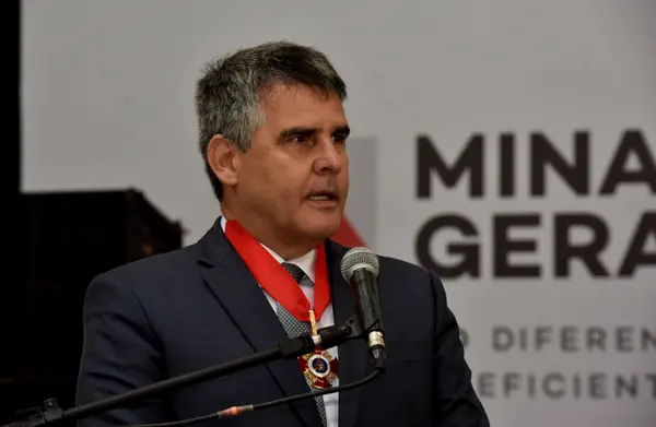 Romeu Zema entrega Medalha da Inconfidência e defende pacto entre os Poderes em prol de Minas Gerais