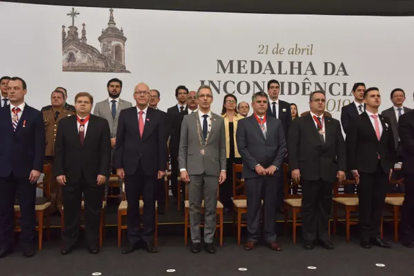 Romeu Zema entrega Medalha da Inconfidência e defende pacto entre os Poderes em prol de Minas Gerais