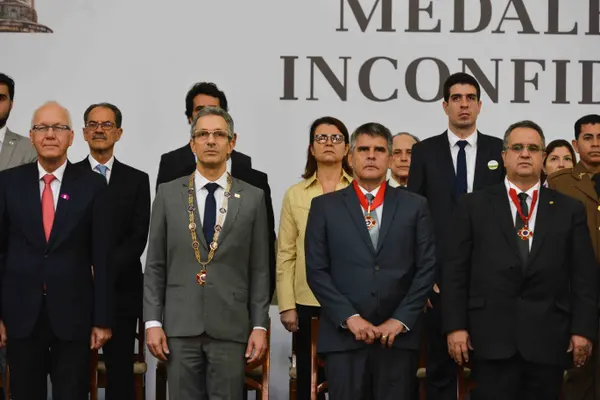 Romeu Zema entrega Medalha da Inconfidência e defende pacto entre os Poderes em prol de Minas Gerais