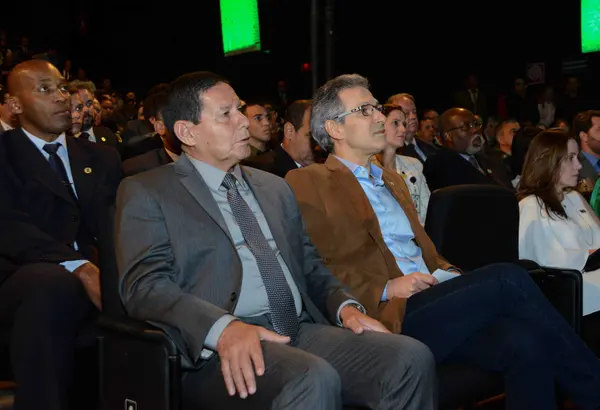 Romeu Zema e vice-presidente general Mourão se encontram com industriais mineiros