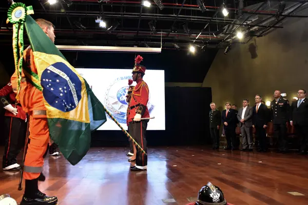 Romeu Zema participa do Dia Nacional do Bombeiro