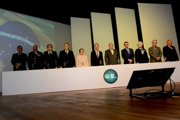 Romeu Zema participa de entrega da Medalha do Mérito Rural e destaca importância do produtor