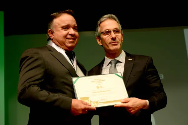 Romeu Zema participa de entrega da Medalha do Mérito Rural e destaca importância do produtor