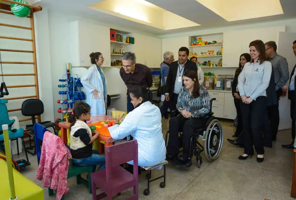 Romeu Zema participa da inauguração da Oficina Ortopédica Itinerante Terrestre