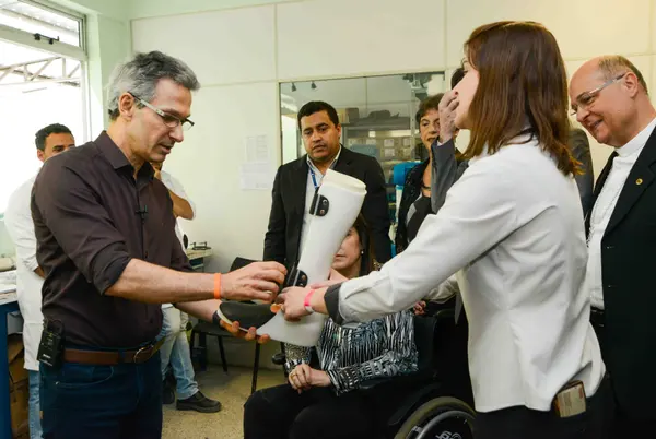 Romeu Zema participa da inauguração da Oficina Ortopédica Itinerante Terrestre
