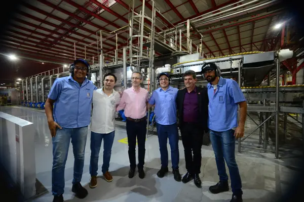 Romeu Zema participa do lançamento da pedra fundamental da Ambev, em Sete Lagoas