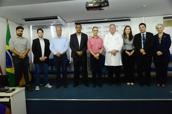 Romeu Zema participa de mostra empresarial do Nordeste mineiro, em Teófilo Otoni, e também se reuniu com profissionais da Saúde