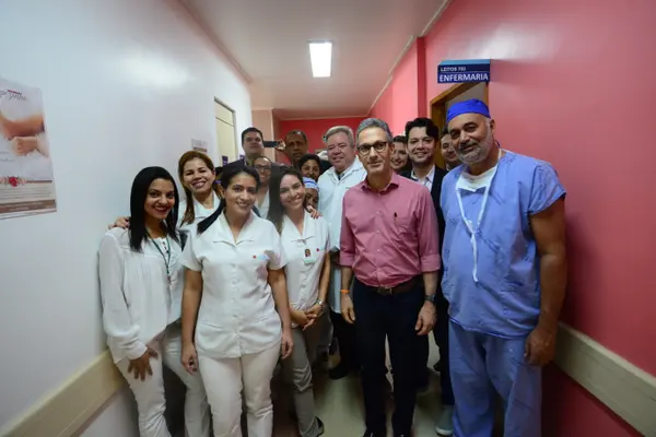 Romeu Zema participa de mostra empresarial do Nordeste mineiro, em Teófilo Otoni, e também se reuniu com profissionais da Saúde