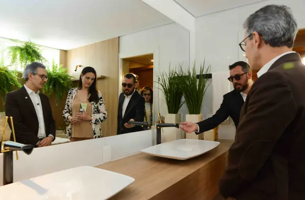 Romeu Zema visita instalações da Casacor, no Palácio das Mangabeiras