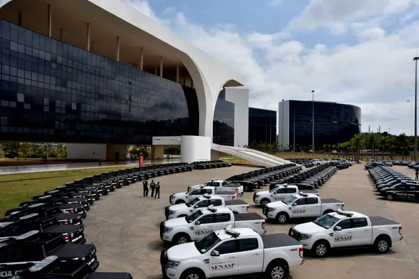 Governador Romeu Zema entrega viaturas para a Polícia Civil de Minas Gerais