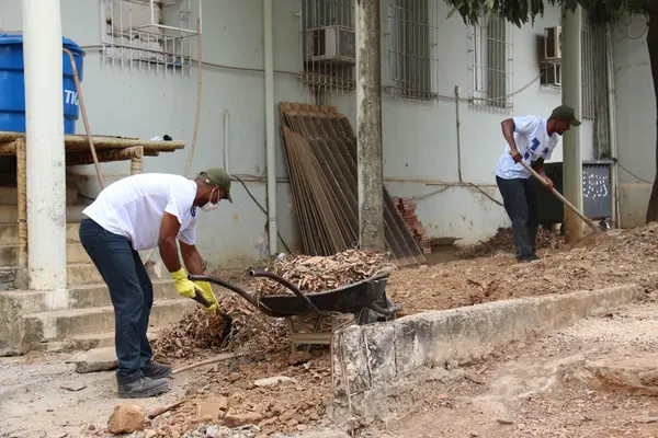 Presos do Norte de Minas trabalham diariamente em universidade e prefeitura