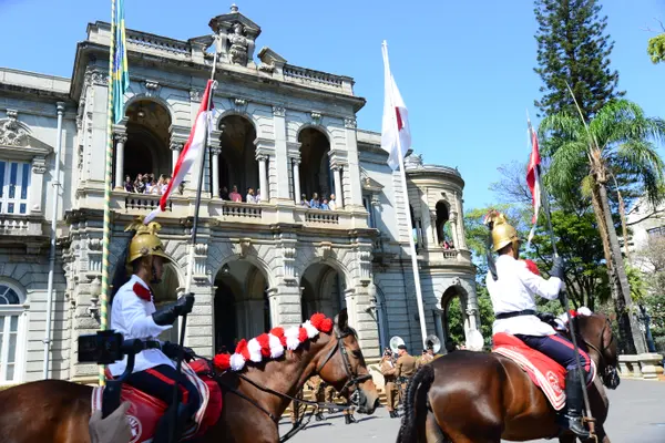 Governador Romeu Zema acompanha a Troca da Guarda do Palácio da Liberdade, em Belo Horizonte