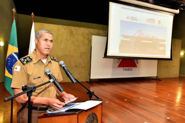 Romeu Zema participa do 56º aniversário do Gabinete Militar