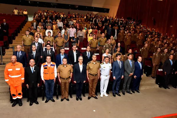 Romeu Zema participa do 56º aniversário do Gabinete Militar