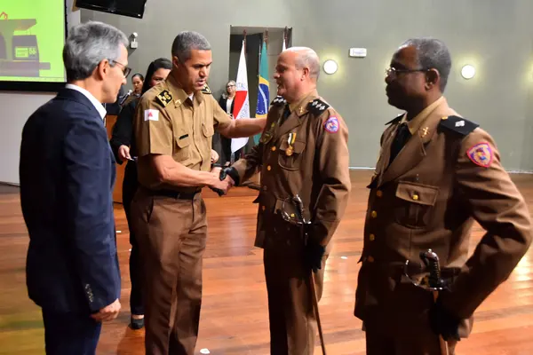 Romeu Zema participa do 56º aniversário do Gabinete Militar
