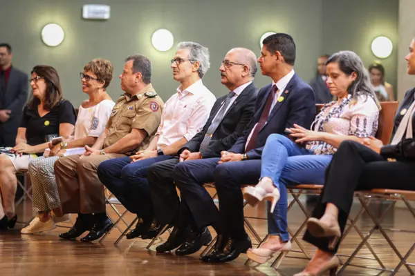 Romeu Zema participa do 1º Seminário de Prevenção à Violência Doméstica Contra a Mulher