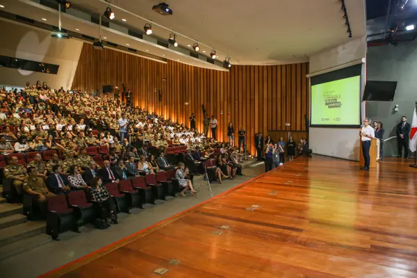 Romeu Zema participa do 1º Seminário de Prevenção à Violência Doméstica Contra a Mulher