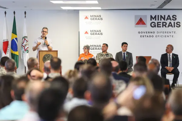 Romeu Zema entrega Selo Resgata a empresários que empregam mão de obra prisional