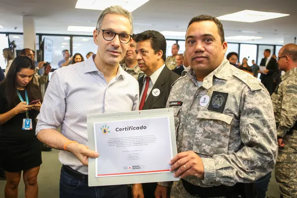 Romeu Zema entrega Selo Resgata a empresários que empregam mão de obra prisional
