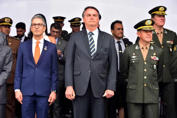 Romeu Zema participa de cerimônia formação de sargentos, em Três Corações