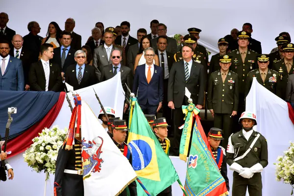 Romeu Zema participa de cerimônia formação de sargentos, em Três Corações