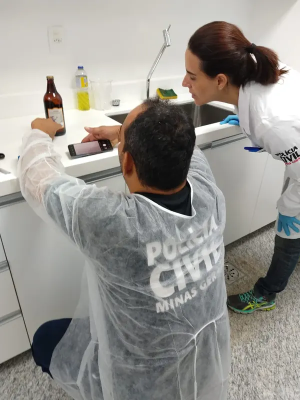 Polícia Civil revela a detecção de substâncias nocivas à saúde em tanque de refrigeração da cervejaria