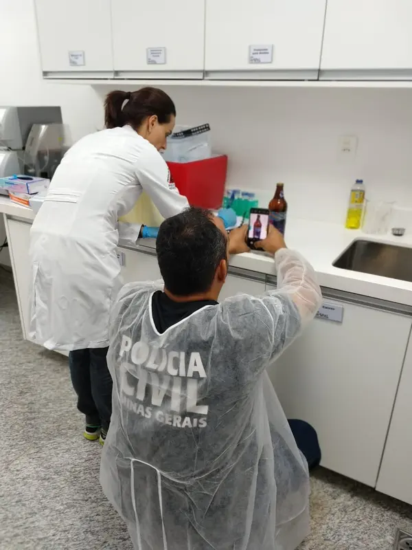 Polícia Civil revela a detecção de substâncias nocivas à saúde em tanque de refrigeração da cervejaria