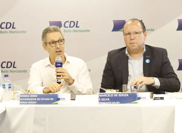 Romeu Zema participa de reunião de trabalho na CDL-BH