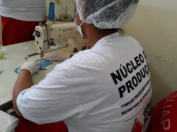 Sistema prisional mineiro vai produzir máscaras contra o coronavírus
